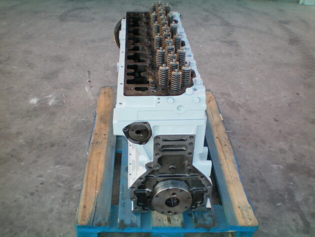O&K  L45B   - BLOQUE MOTOR CUMMINS LTA10 ALIGERADO CON CULATA - Imagen 3