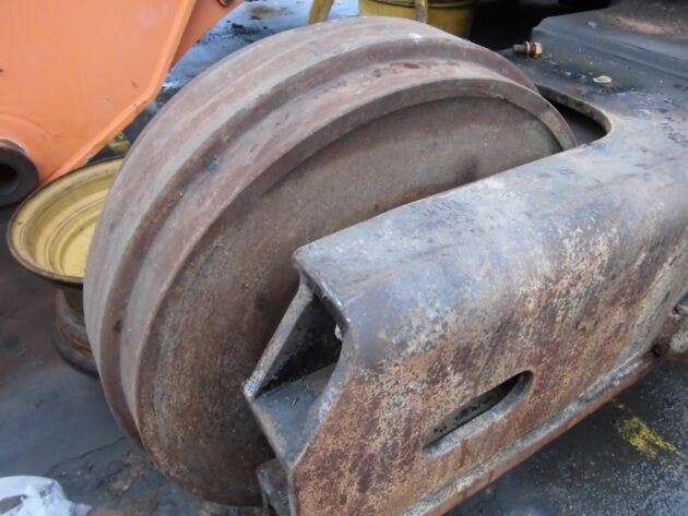 FIAT HITACHI  ZX800  4448294 / 4637685 - RUEDA GUÍA