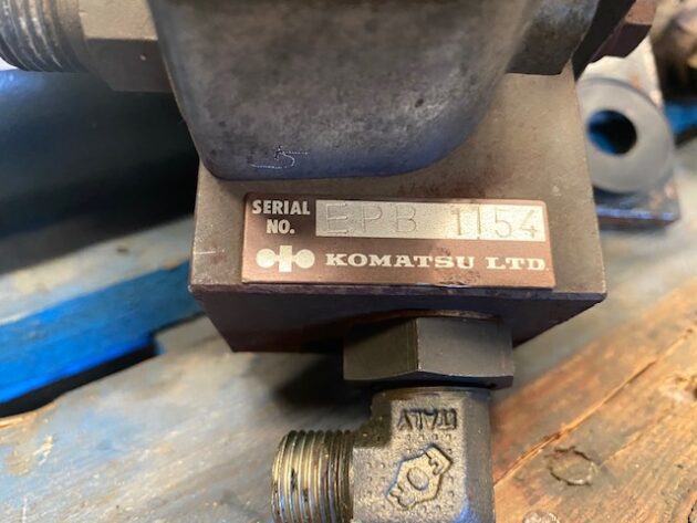 KOMATSU  WA380-5H  702-21-07410 - ELECTROVÁLVULA DE SERVICIOS - Imagen 4