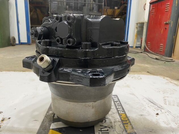 NEW HOLLAND  E485   - MOTOR DE TRANSLACIÓN - Imagen 3