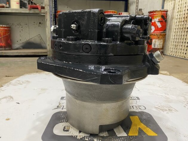 NEW HOLLAND  E485   - MOTOR DE TRANSLACIÓN - Imagen 4