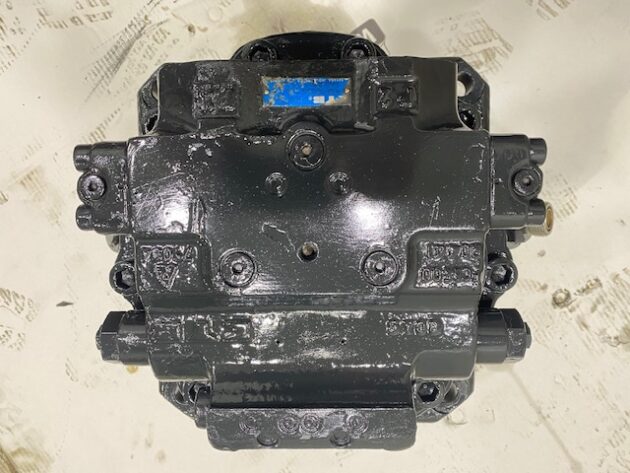 NEW HOLLAND  E485   - MOTOR DE TRANSLACIÓN - Imagen 6