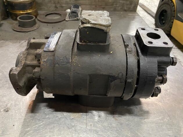 KOMATSU  WA320-3  419-15-H1200 - BOMBA DEL CONVERTIDOR (CARCASA ROTA) - Imagen 3