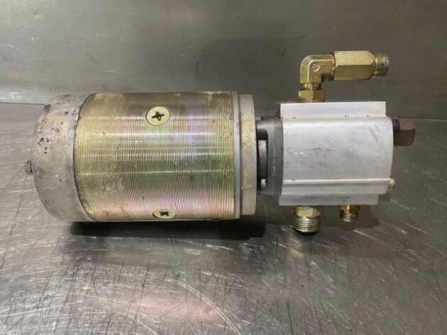 VOLVO  L180E  11709637 / 11706173 - MOTOR Y BOMBA DE EMERGENCIA DE DIRECCIÓN - Imagen 2
