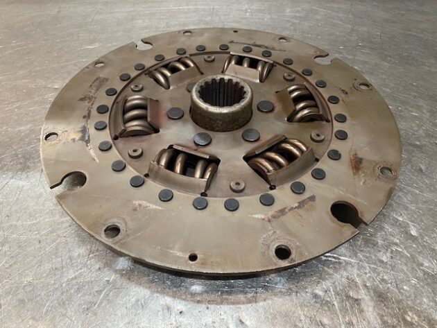 KOMATSU  PC240NLC-7K  22U-01-21310 - PLATO DE ARRASTRE DE BOMBAS - Imagen 3