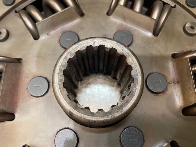 KOMATSU  PC240NLC-7K  22U-01-21310 - PLATO DE ARRASTRE DE BOMBAS - Imagen 4