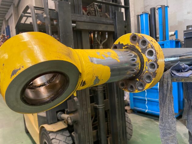 KOMATSU  PC240NLC-7K   707-01-0A420 - BOTELLA DE CAZO - Imagen 4