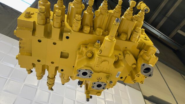KOMATSU  PC240NLC-7K  723-48-22500 / 723-48-22800 - DISTRIBUIDOR PRINCIPAL - Imagen 7