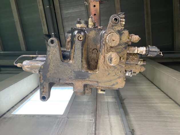 VOLVO  A40D  11063549 - DISTRIBUIDOR PRINCIPAL - Imagen 7