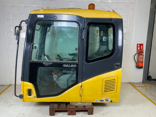 KOMATSU  PC240NLC-7K  20Y-54-01151 - CABINA