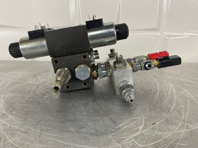 KOMATSU  PC210-8   - ELECTROVÁLVULA - Imagen 4