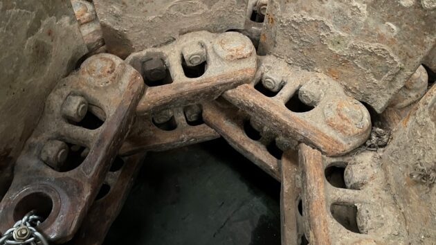 KOMATSU  PC210-8   - CADENAS - Imagen 3