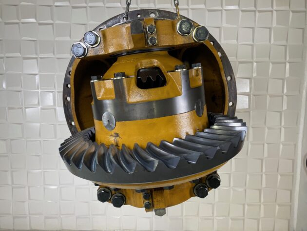 KOMATSU  WA800-1  427-23-11001 - DIFERENCIAL TRASERO - Imagen 4