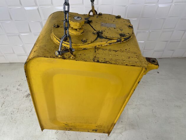 KOMATSU  PC210-8  20Y-60-48112 - DEPÓSITO DE ACEITE HIDRÁULICO