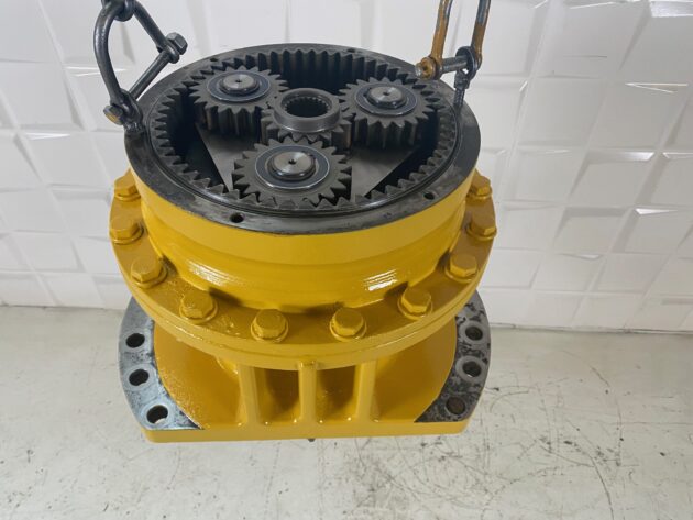 KOMATSU  PC210-8   - REDUCTOR DE GIRO - Imagen 2