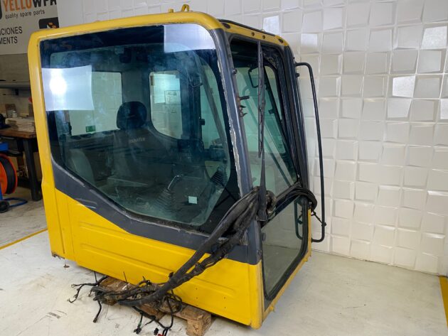 KOMATSU  PC210-8  20Y-53-00082 - CABINA - Imagen 4
