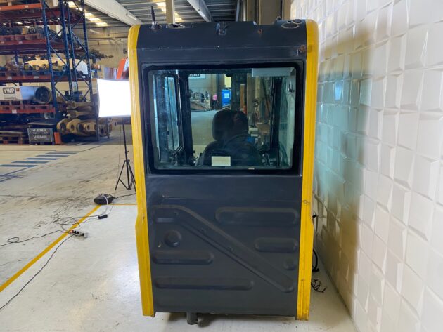 KOMATSU  PC210-8  20Y-53-00082 - CABINA - Imagen 7