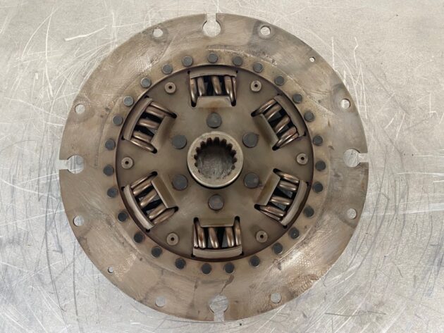 KOMATSU  PC210-8  22U-01-21310 - PLATO DE ARRASTRE DE BOMBAS - Imagen 4