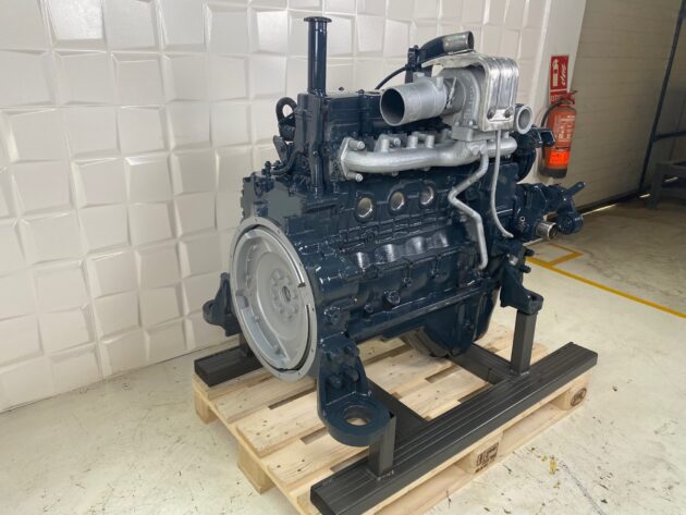 KOMATSU  PC210-8   - MOTOR TÉRMICO SAA6D107E-1 - Imagen 3