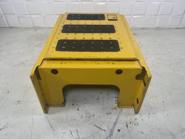 KOMATSU  PC210-8  20Y-54-78621 - CAJÓN DE BATERÍAS - Imagen 5