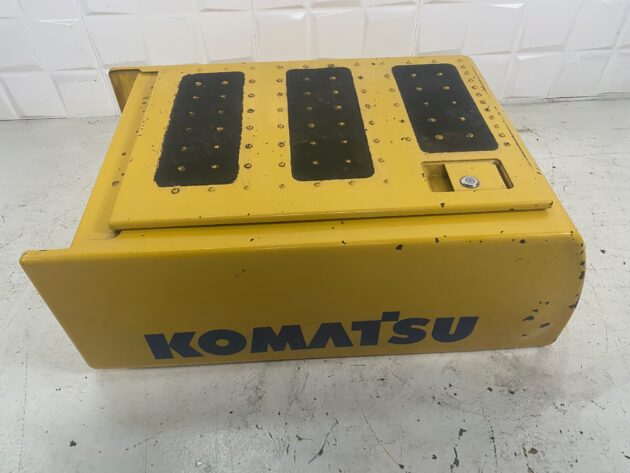 KOMATSU  PC210-8  20Y-54-78621 - CAJÓN DE BATERÍAS