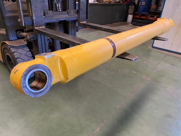 KOMATSU  PC210-8  707-01-0K520 - BOTELLA DE ELEVACIÓN PLUMA - Imagen 3