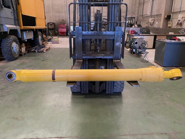 KOMATSU  PC210-8  707-01-0K520 - BOTELLA DE ELEVACIÓN PLUMA