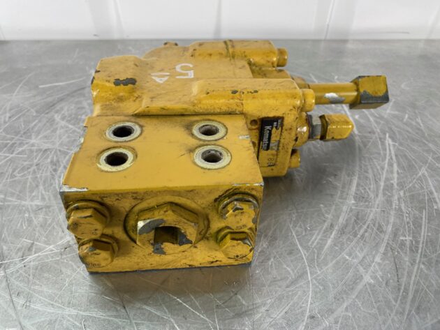 KOMATSU  PC210-8  702-21-04440 - VÁLVULA DE SOSTENIMIENTO DE 5ª. BOTELLA - Imagen 4