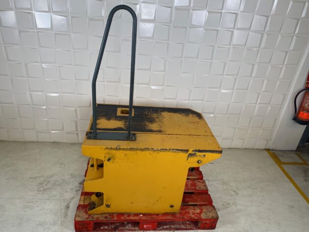 LIEBHERR  R934CHDSL LITRONIC  10064828 - CAJÓN DE HERRAMIENTAS