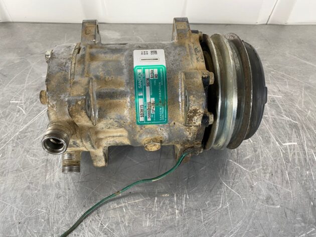 VOLVO  A30C  11007314 / 11058974 - COMPRESOR DE AIRE ACONDICIONADO