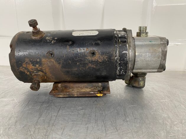 CATERPILLAR  930G  117-3915 - MOTOR Y BOMBA DE EMERGENCIA DE DIRECCIÓN - Imagen 2