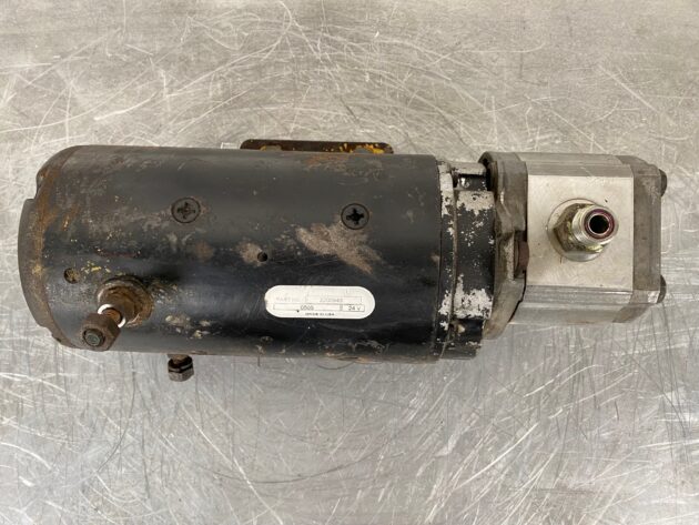CATERPILLAR  930G  117-3915 - MOTOR Y BOMBA DE EMERGENCIA DE DIRECCIÓN - Imagen 6