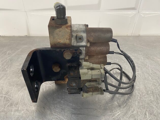 KOMATSU  WA380-5H  702-21-07410 - ELECTROVÁLVULA DE SERVICIOS - Imagen 4