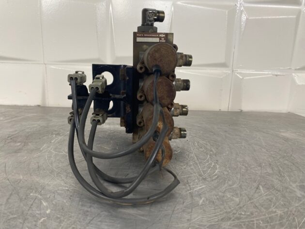KOMATSU  WA380-5H  702-21-07410 - ELECTROVÁLVULA DE SERVICIOS - Imagen 5