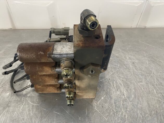 KOMATSU  WA380-5H  702-21-07410 - ELECTROVÁLVULA DE SERVICIOS